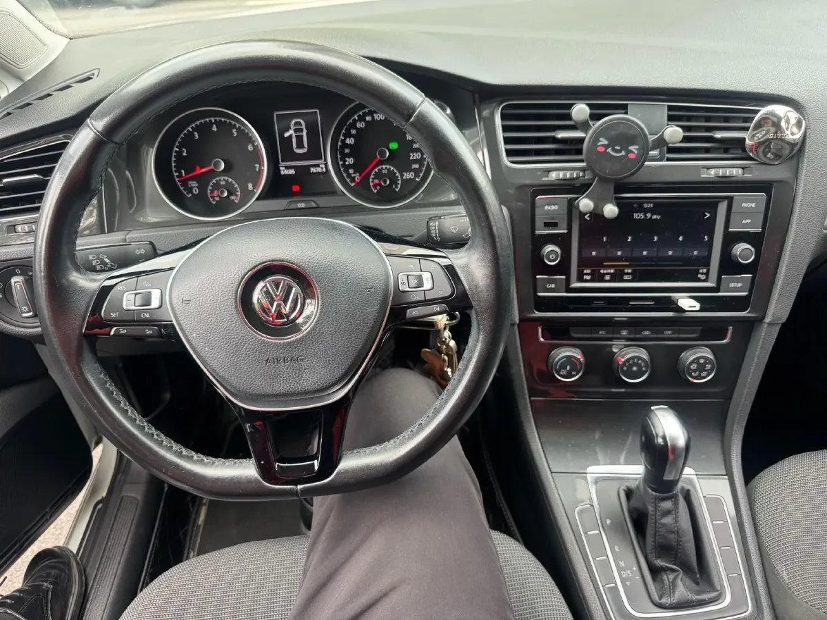 2018 Volkswagen Golf 1.6L 110HP L4 6AT,autocango,china used car exporter,china ev exporter,chinese used car exporter,chinese used ev exporter