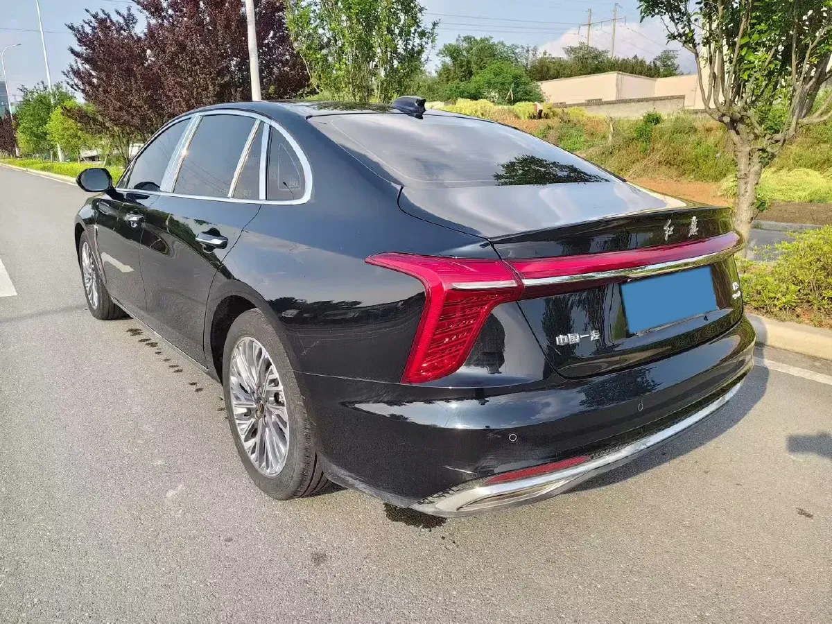 2023 HongQi H5 2.0T 224HP L4 8AT,autocango,china used car exporter,china ev exporter,chinese used car exporter,chinese used ev exporter