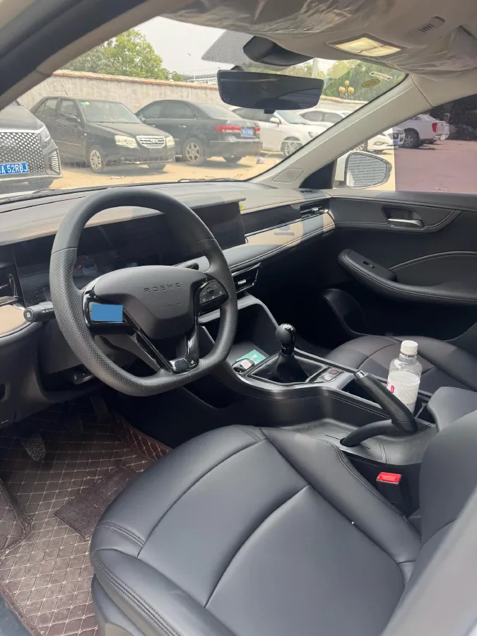 2023 Roewe i5 1.5L 129HP L4 5MT,autocango,china used car exporter,china ev exporter,chinese used car exporter,chinese used ev exporter