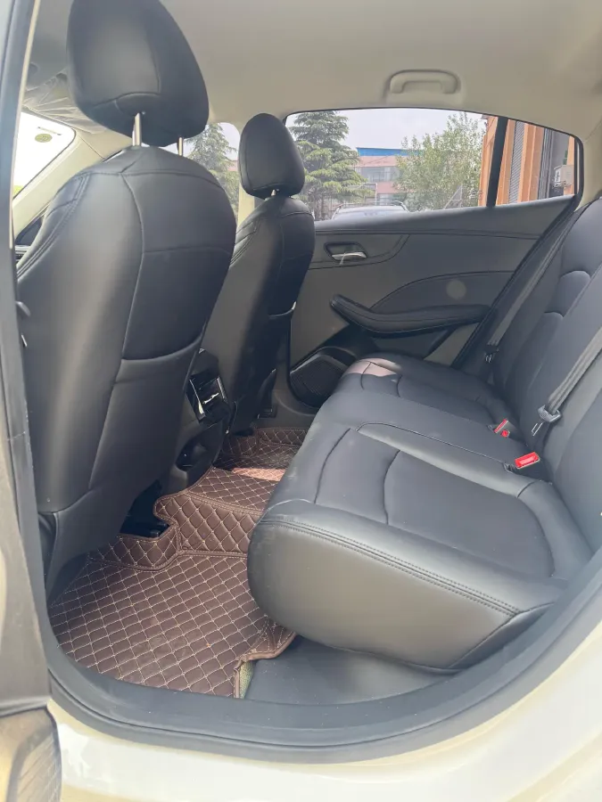 2023 Roewe i5 1.5L 129HP L4 5MT,autocango,china used car exporter,china ev exporter,chinese used car exporter,chinese used ev exporter