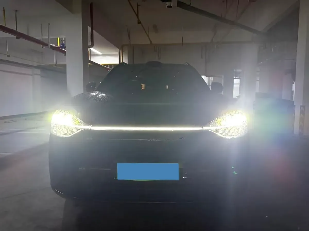 2025 AITO AITO M9 REEV 160HP REEV 52KWH,autocango,china used car exporter,china ev exporter,chinese used car exporter,chinese used ev exporter