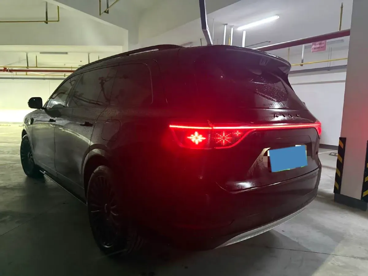 2025 AITO AITO M9 REEV 160HP REEV 52KWH,autocango,china used car exporter,china ev exporter,chinese used car exporter,chinese used ev exporter