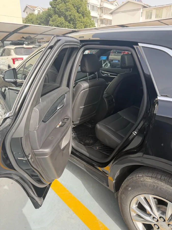 2022 Cadillac XT5 2.0T 237HP L4 9AT,autocango,china used car exporter,china ev exporter,chinese used car exporter,chinese used ev exporter