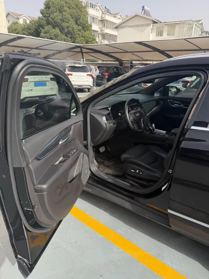 2022 Cadillac XT5 2.0T 237HP L4 9AT,autocango,china used car exporter,china ev exporter,chinese used car exporter,chinese used ev exporter