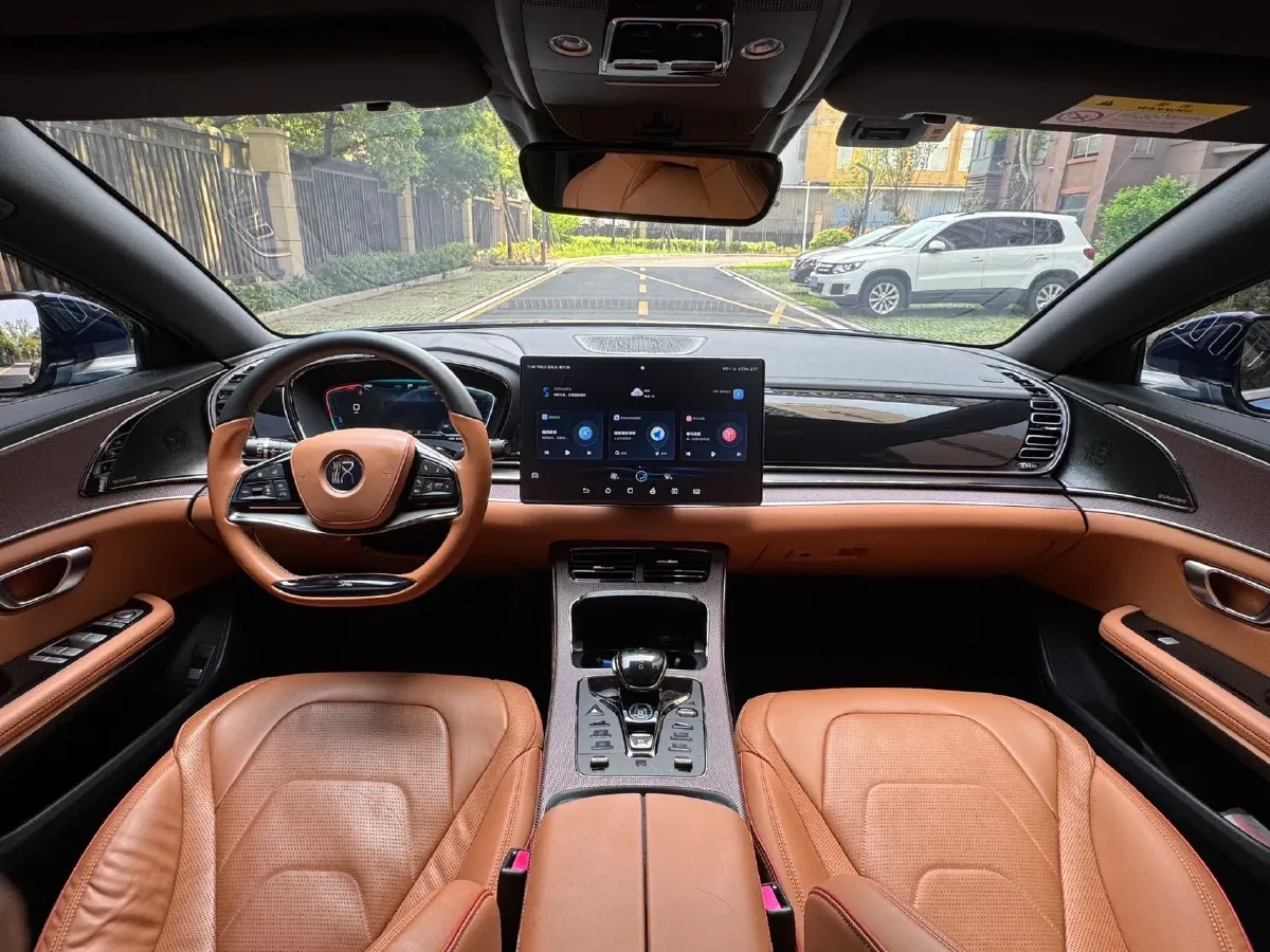 2022 Volkswagen Tiguan L 2.0T 186HP L4 7DCT,autocango,china used car exporter,china ev exporter,chinese used car exporter,chinese used ev exporter
