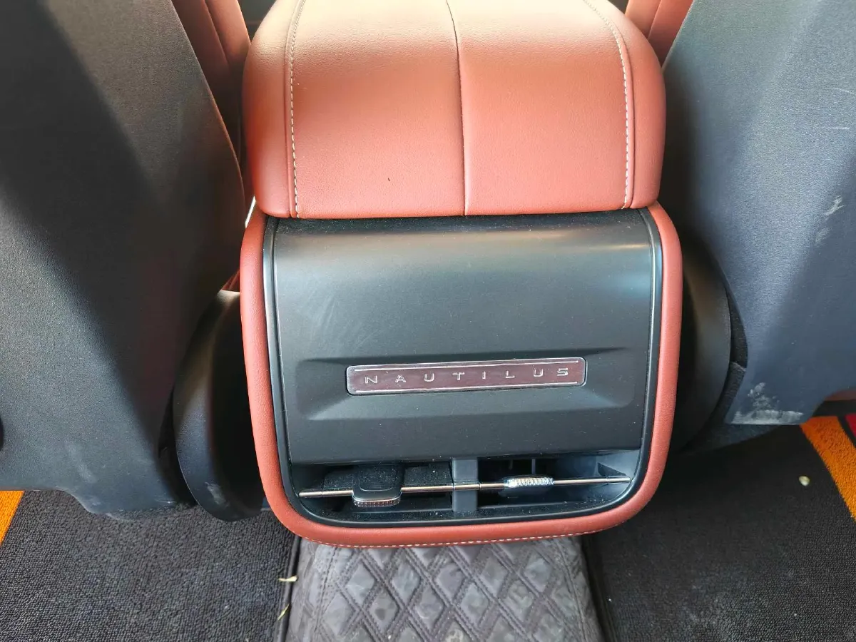 2023 Lincoln Nautilus 2.0T 261HP L4 8AT,autocango,china used car exporter,china ev exporter,chinese used car exporter,chinese used ev exporter