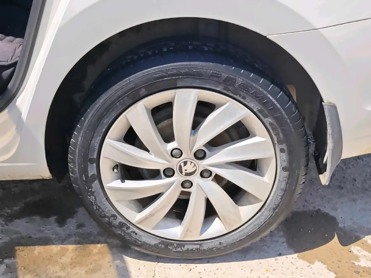 2019 SWM G01 1.5T 156HP L4 6MT,autocango,china used car exporter,china ev exporter,chinese used car exporter,chinese used ev exporter