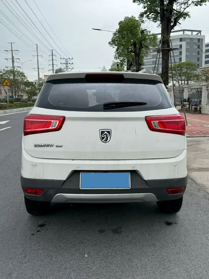 2017 BaoJun 560 1.5T 150HP L4 6MT,autocango,china used car exporter,china ev exporter,chinese used car exporter,chinese used ev exporter