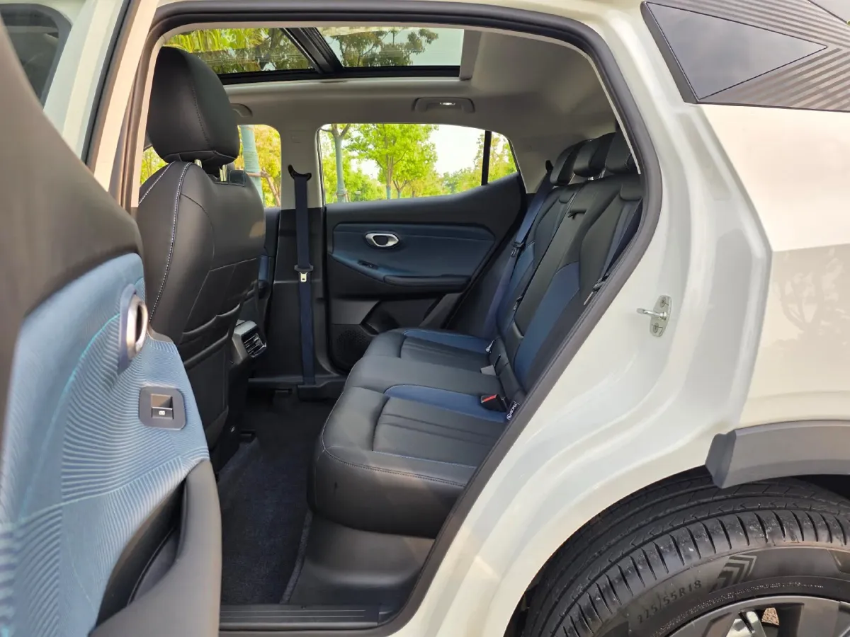 2023 GAC Trumpchi GS3 1.5T 177HP L4 7DCT,autocango,china used car exporter,china ev exporter,chinese used car exporter,chinese used ev exporter
