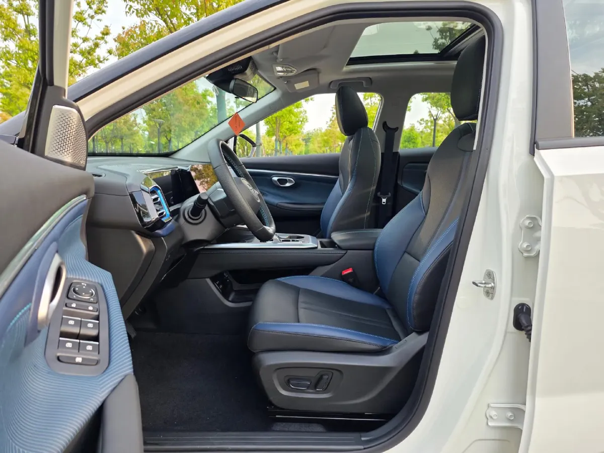 2023 GAC Trumpchi GS3 1.5T 177HP L4 7DCT,autocango,china used car exporter,china ev exporter,chinese used car exporter,chinese used ev exporter