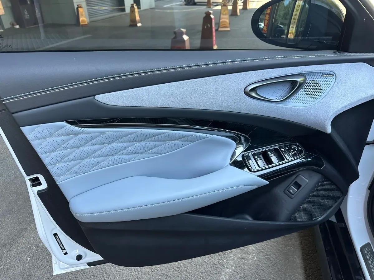 2022 AITO AITO M5 Range Extended 125HP REEV 40KWH,autocango,china used car exporter,china ev exporter,chinese used car exporter,chinese used ev exporter