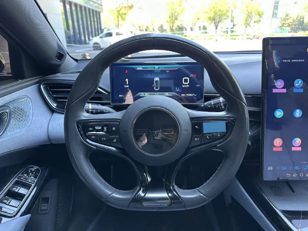 2022 AITO AITO M5 Range Extended 125HP REEV 40KWH,autocango,china used car exporter,china ev exporter,chinese used car exporter,chinese used ev exporter