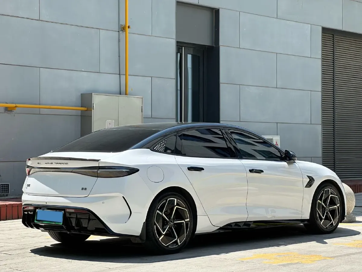 2022 AITO AITO M5 Range Extended 125HP REEV 40KWH,autocango,china used car exporter,china ev exporter,chinese used car exporter,chinese used ev exporter