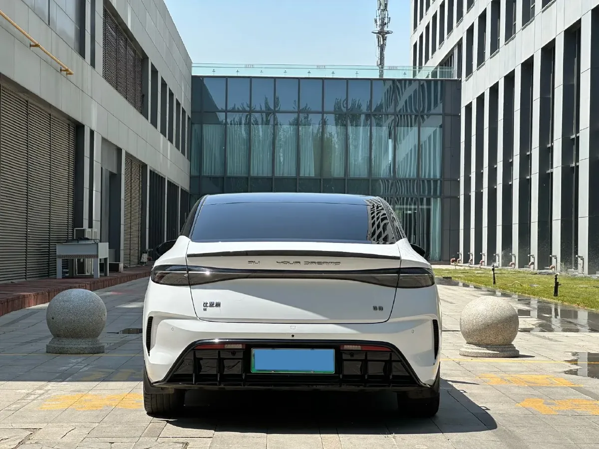 2022 AITO AITO M5 Range Extended 125HP REEV 40KWH,autocango,china used car exporter,china ev exporter,chinese used car exporter,chinese used ev exporter