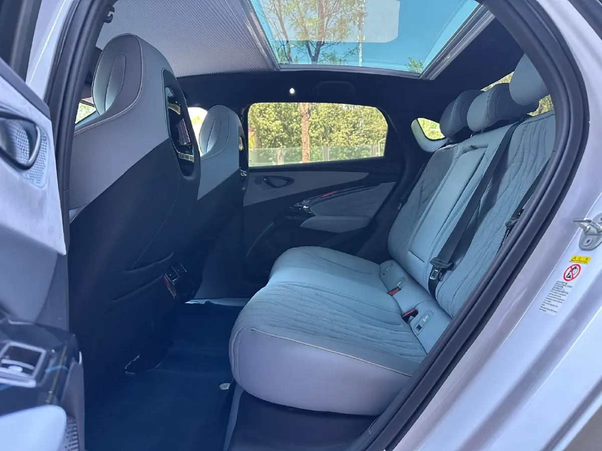 2022 AITO AITO M5 Range Extended 125HP REEV 40KWH,autocango,china used car exporter,china ev exporter,chinese used car exporter,chinese used ev exporter
