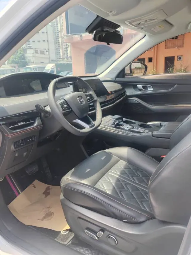 2021 ChangAn UNI-K 2.0T 233HP L4 8AT,autocango,china used car exporter,china ev exporter,chinese used car exporter,chinese used ev exporter