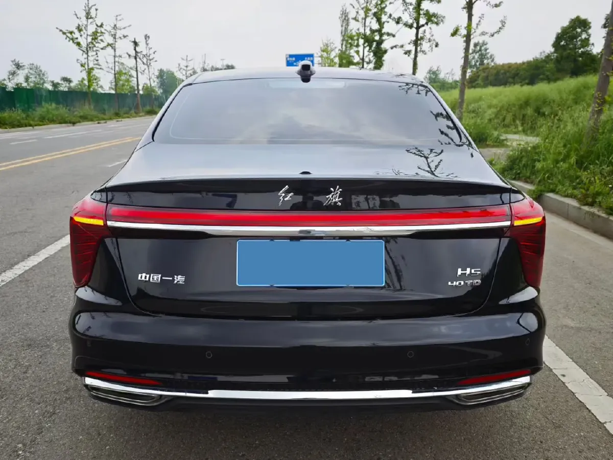 2024 HongQi H5 2.0T 224HP L4 8AT,autocango,china used car exporter,china ev exporter,chinese used car exporter,chinese used ev exporter