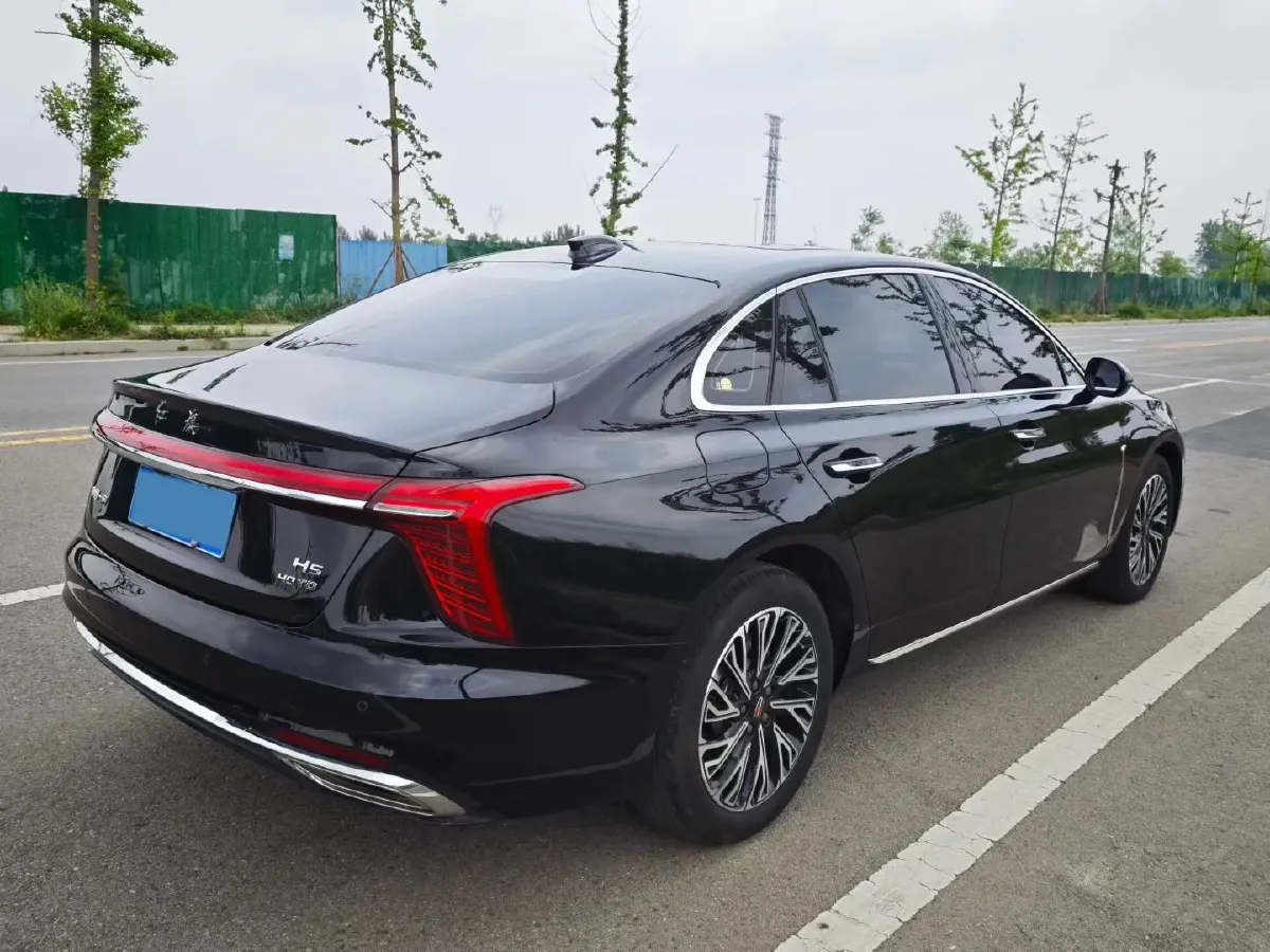 2024 HongQi H5 2.0T 224HP L4 8AT,autocango,china used car exporter,china ev exporter,chinese used car exporter,chinese used ev exporter