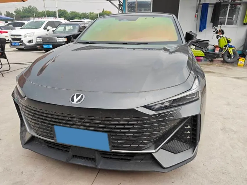 2022 ChangAn UNI-V 1.5T 188HP L4 7DCT,autocango,china used car exporter,china ev exporter,chinese used car exporter,chinese used ev exporter