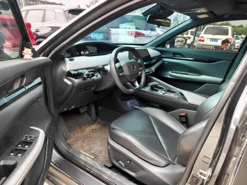 2022 ChangAn UNI-V 1.5T 188HP L4 7DCT,autocango,china used car exporter,china ev exporter,chinese used car exporter,chinese used ev exporter