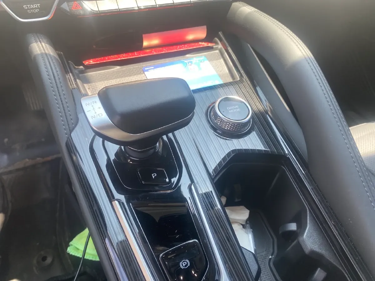 2024 Geely Monjaro 2.0T 238HP L4 8AT,autocango,china used car exporter,china ev exporter,chinese used car exporter,chinese used ev exporter