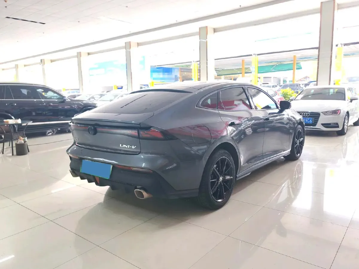 2023 ChangAn UNI-V iDD 1.5T 170HP L4 6TCT PHEV 18.4KWH,autocango,china used car exporter,china ev exporter,chinese used car exporter,chinese used ev exporter