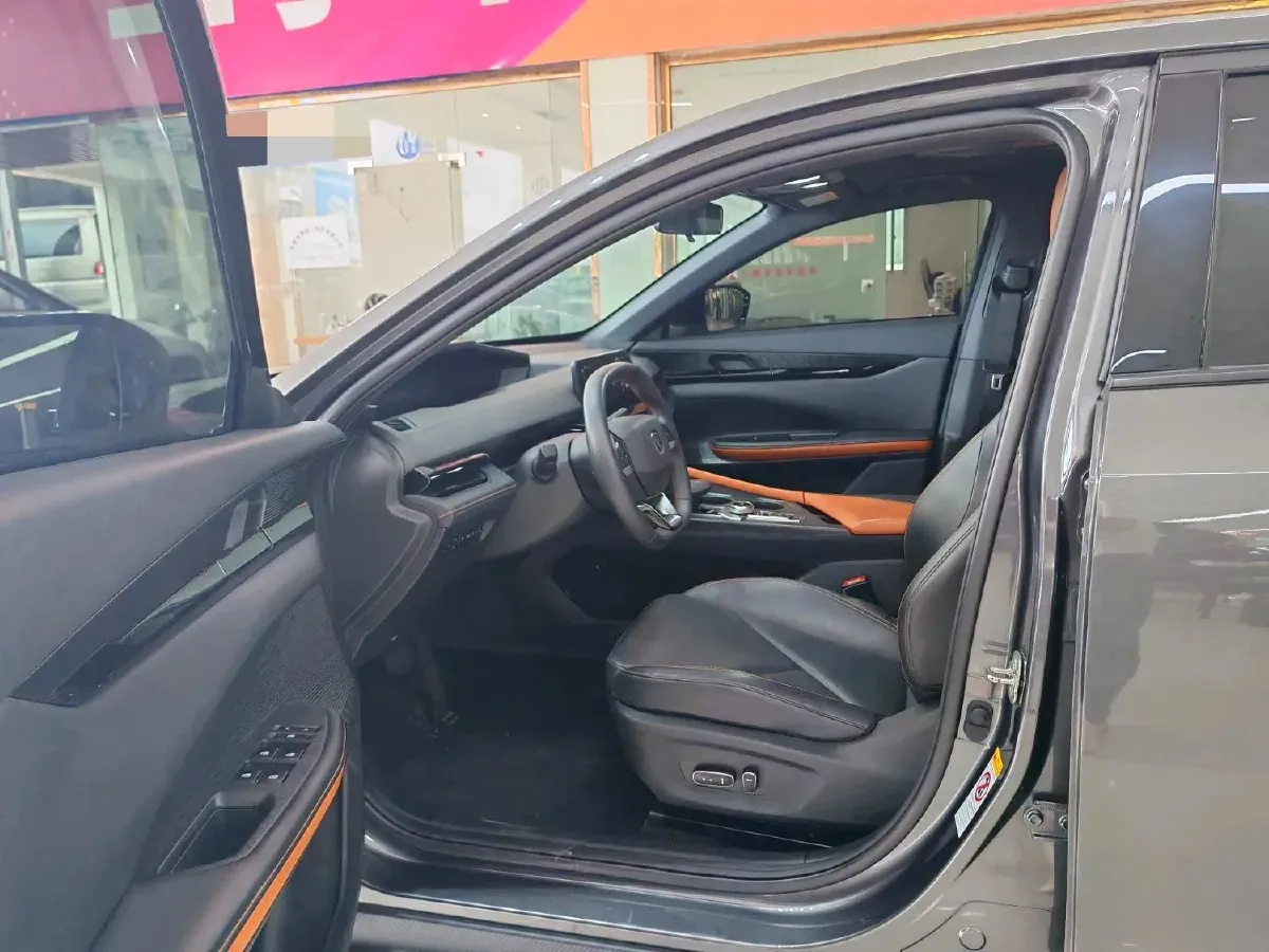 2023 ChangAn UNI-V iDD 1.5T 170HP L4 6TCT PHEV 18.4KWH,autocango,china used car exporter,china ev exporter,chinese used car exporter,chinese used ev exporter