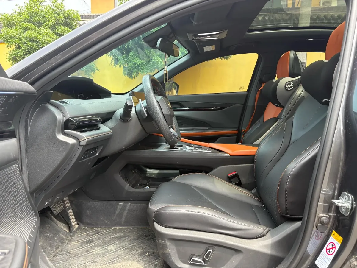 2022 ChangAn UNI-V 1.5T 188HP L4 7DCT,autocango,china used car exporter,china ev exporter,chinese used car exporter,chinese used ev exporter