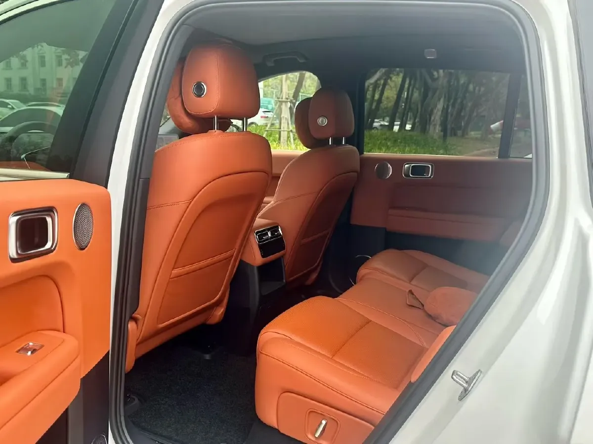 2024 Li L6 Range Extended 154HP L4 REEV 36.8KWH,autocango,china used car exporter,china ev exporter,chinese used car exporter,chinese used ev exporter