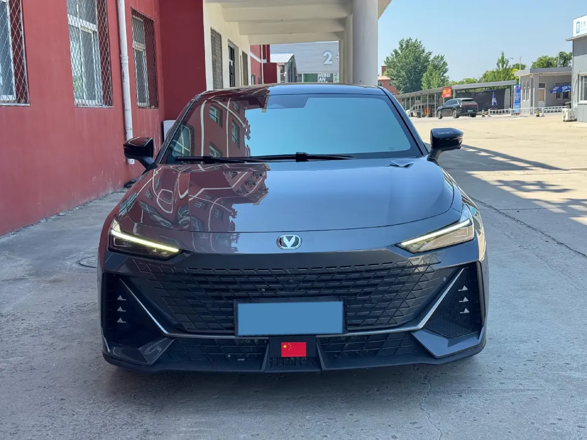 2024 ChangAn UNI-V 1.5T 188HP L4 7DCT,autocango,china used car exporter,china ev exporter,chinese used car exporter,chinese used ev exporter