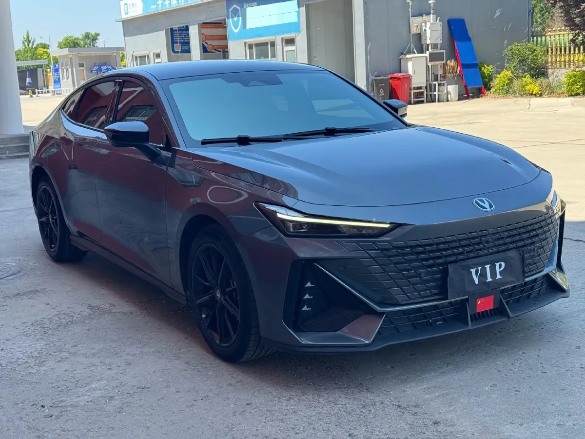 2024 ChangAn UNI-V 1.5T 188HP L4 7DCT,autocango,china used car exporter,china ev exporter,chinese used car exporter,chinese used ev exporter