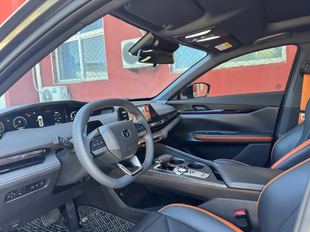 2024 ChangAn UNI-V 1.5T 188HP L4 7DCT,autocango,china used car exporter,china ev exporter,chinese used car exporter,chinese used ev exporter