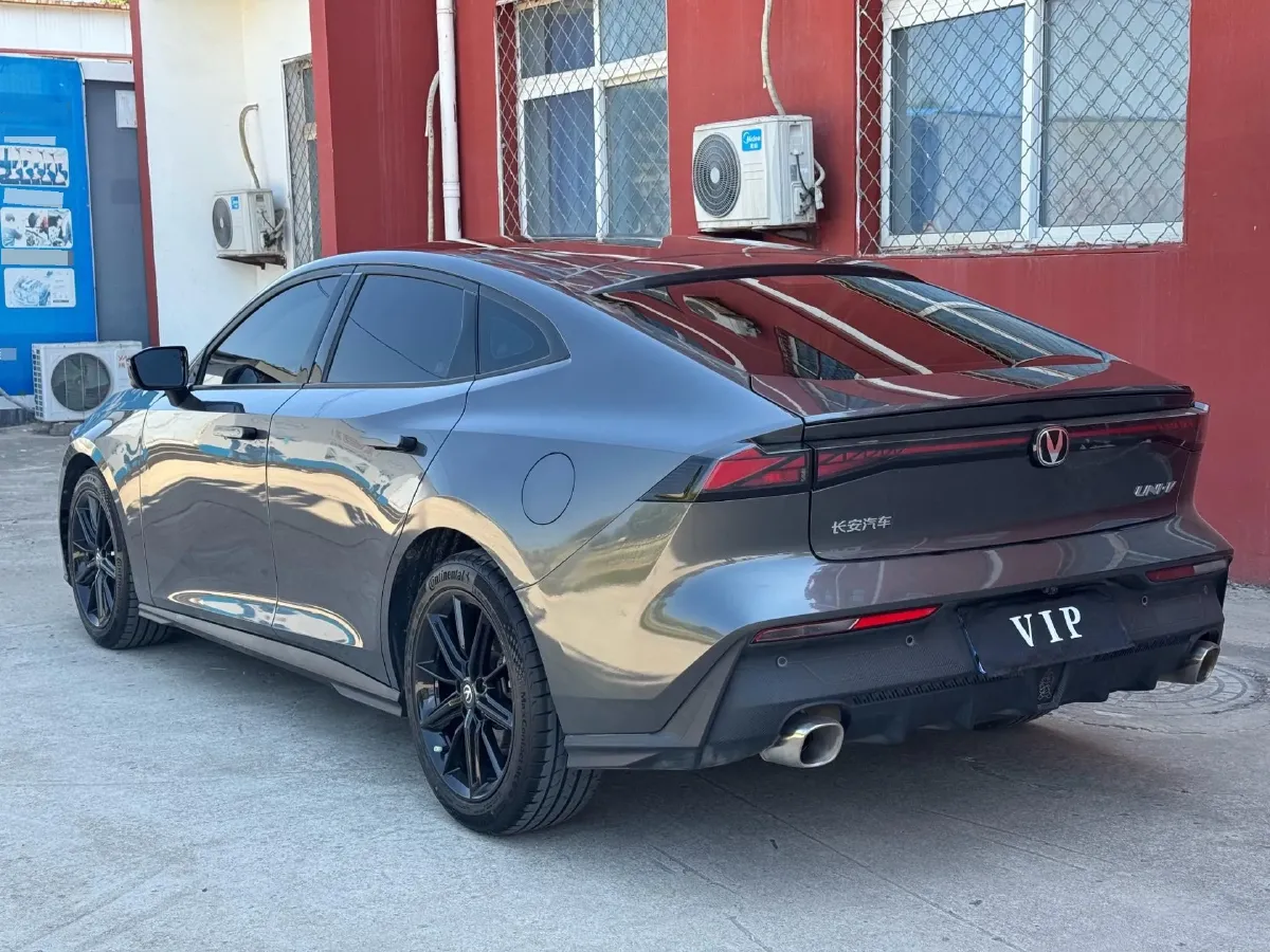 2024 ChangAn UNI-V 1.5T 188HP L4 7DCT,autocango,china used car exporter,china ev exporter,chinese used car exporter,chinese used ev exporter