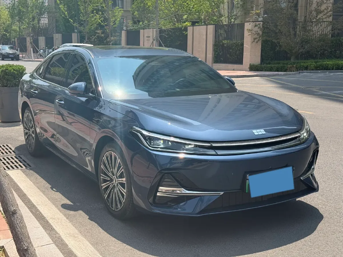 2025 Geely Galaxy A7 1.5L 112HP L4 1DHT PHEV,autocango,china used car exporter,china ev exporter,chinese used car exporter,chinese used ev exporter