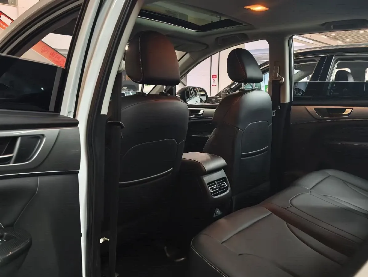 2021 Haval M6 1.5T 150HP L4 6MT,autocango,china used car exporter,china ev exporter,chinese used car exporter,chinese used ev exporter