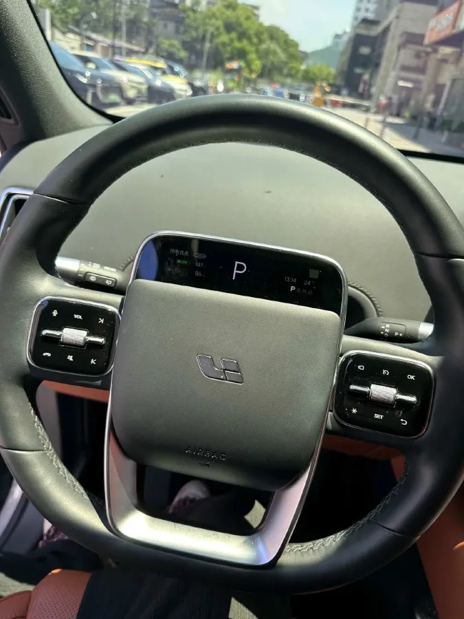 2024 Li L6 Range Extended 154HP L4 REEV 36.8KWH,autocango,china used car exporter,china ev exporter,chinese used car exporter,chinese used ev exporter