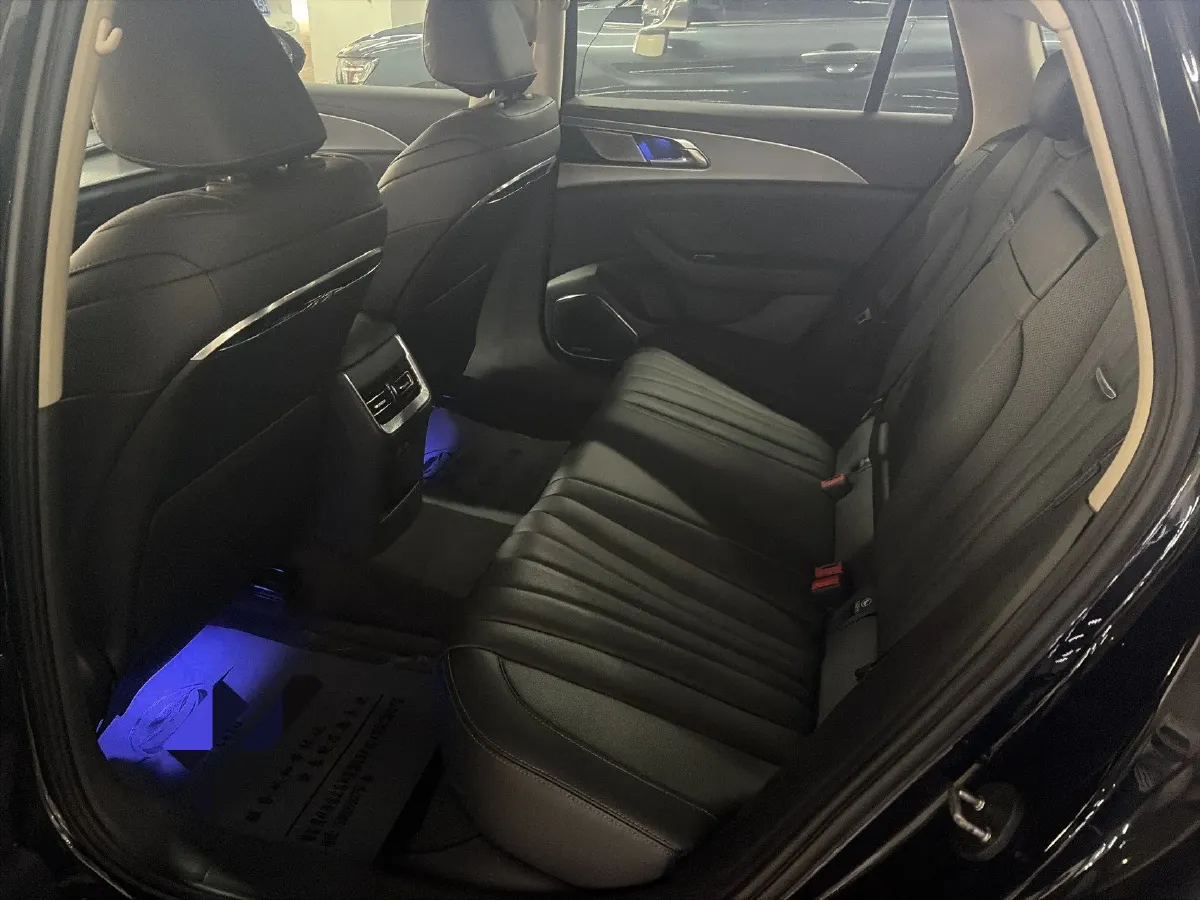 2023 HongQi H5 2.0T 224HP L4 8AT,autocango,china used car exporter,china ev exporter,chinese used car exporter,chinese used ev exporter