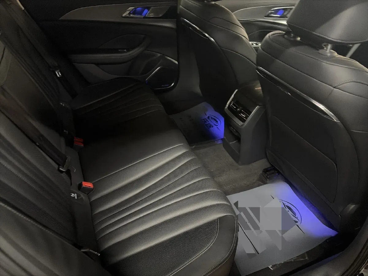 2023 HongQi H5 2.0T 224HP L4 8AT,autocango,china used car exporter,china ev exporter,chinese used car exporter,chinese used ev exporter