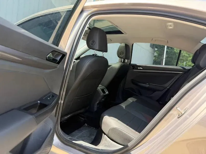 2019 Bestune T77 1.2T 143HP L4 7DCT,autocango,china used car exporter,china ev exporter,chinese used car exporter,chinese used ev exporter