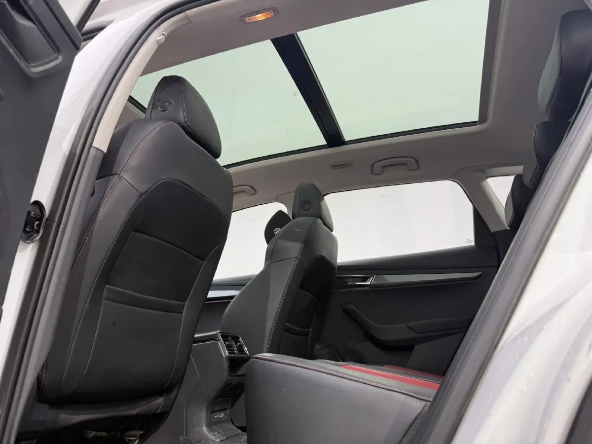 2024 Skoda Karoq 1.4T 150HP L4 7DCT,autocango,china used car exporter,china ev exporter,chinese used car exporter,chinese used ev exporter