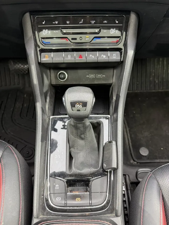 2024 Skoda Karoq 1.4T 150HP L4 7DCT,autocango,china used car exporter,china ev exporter,chinese used car exporter,chinese used ev exporter