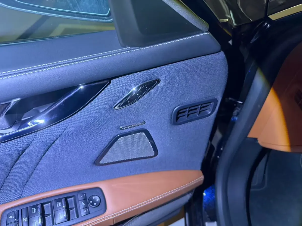 2020 Maserati Quattroporte 3.0T 350HP V6 8AT,autocango,china used car exporter,china ev exporter,chinese used car exporter,chinese used ev exporter