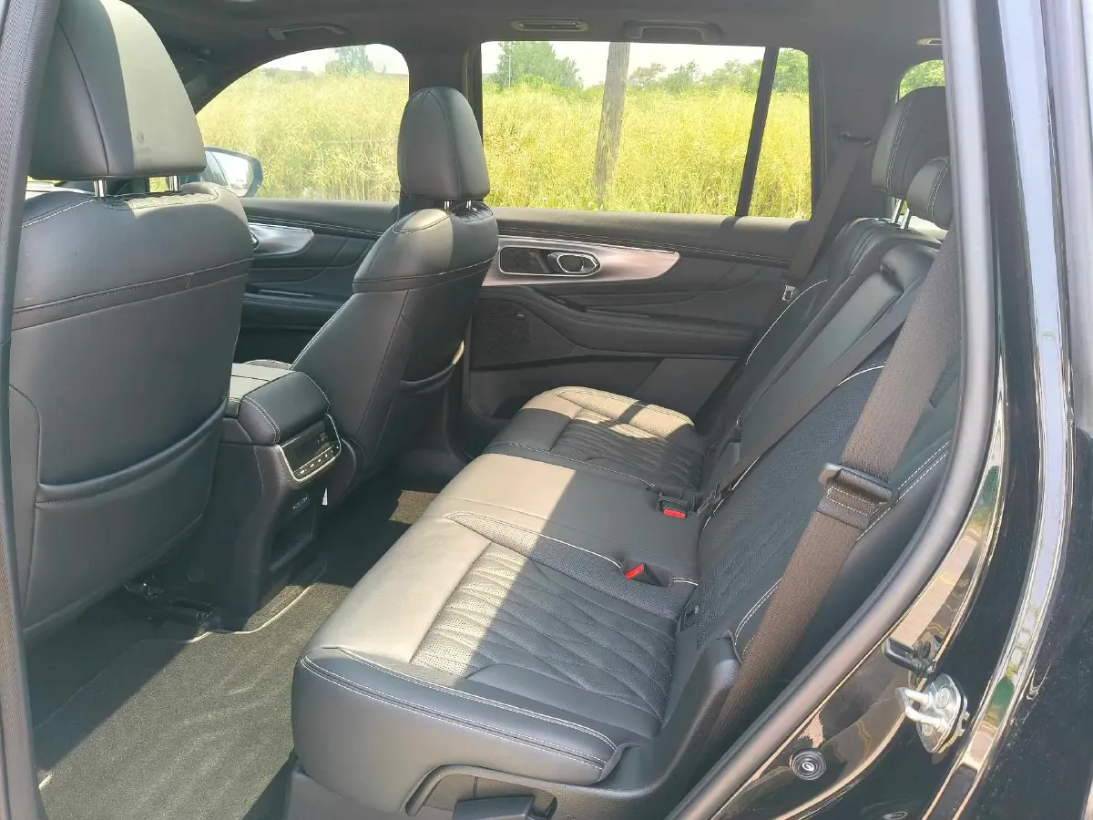 2022 GAC Trumpchi GS8 2.0T 252HP L4 8AT,autocango,china used car exporter,china ev exporter,chinese used car exporter,chinese used ev exporter
