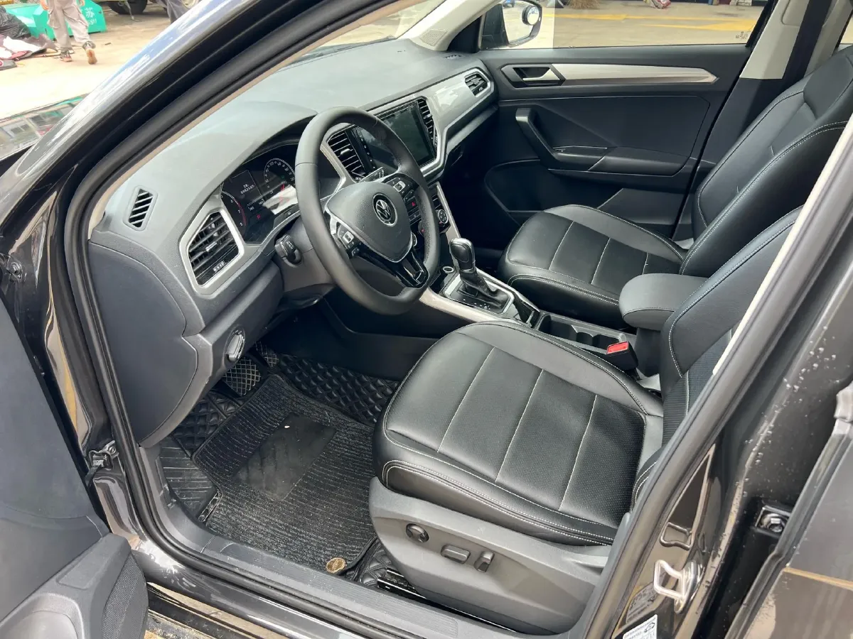 2022 Volkswagen T-Roc 1.4T 150HP L4 7DCT,autocango,china used car exporter,china ev exporter,chinese used car exporter,chinese used ev exporter