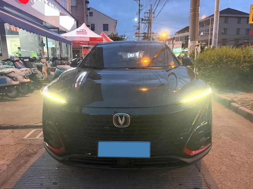 2020 ChangAn UNI-T 1.5T 180HP L4 7DCT,autocango,china used car exporter,china ev exporter,chinese used car exporter,chinese used ev exporter