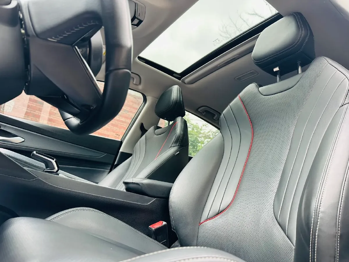 2022 Geely Binray 1.5T 181HP L4 7DCT,autocango,china used car exporter,china ev exporter,chinese used car exporter,chinese used ev exporter