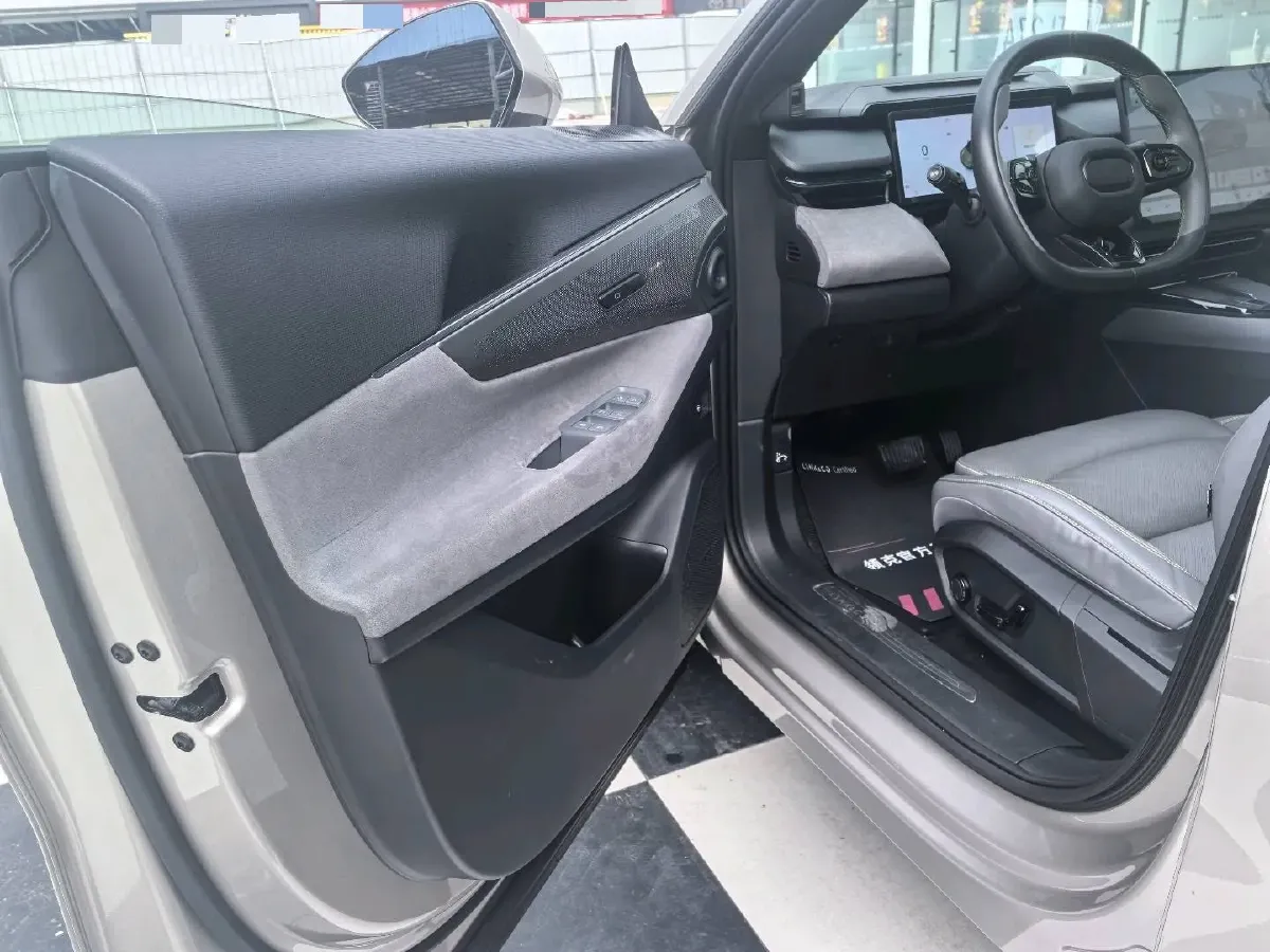 2023 LYNK&CO 08 EM-P 1.5T 163HP L4 3DHT PHEV 21.2KWH,autocango,china used car exporter,china ev exporter,chinese used car exporter,chinese used ev exporter