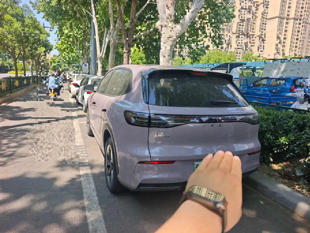 2024 Geely Emgrand L HiP 1.5T 181HP L4 3DHT PHEV 15.5KWH,autocango,china used car exporter,china ev exporter,chinese used car exporter,chinese used ev exporter