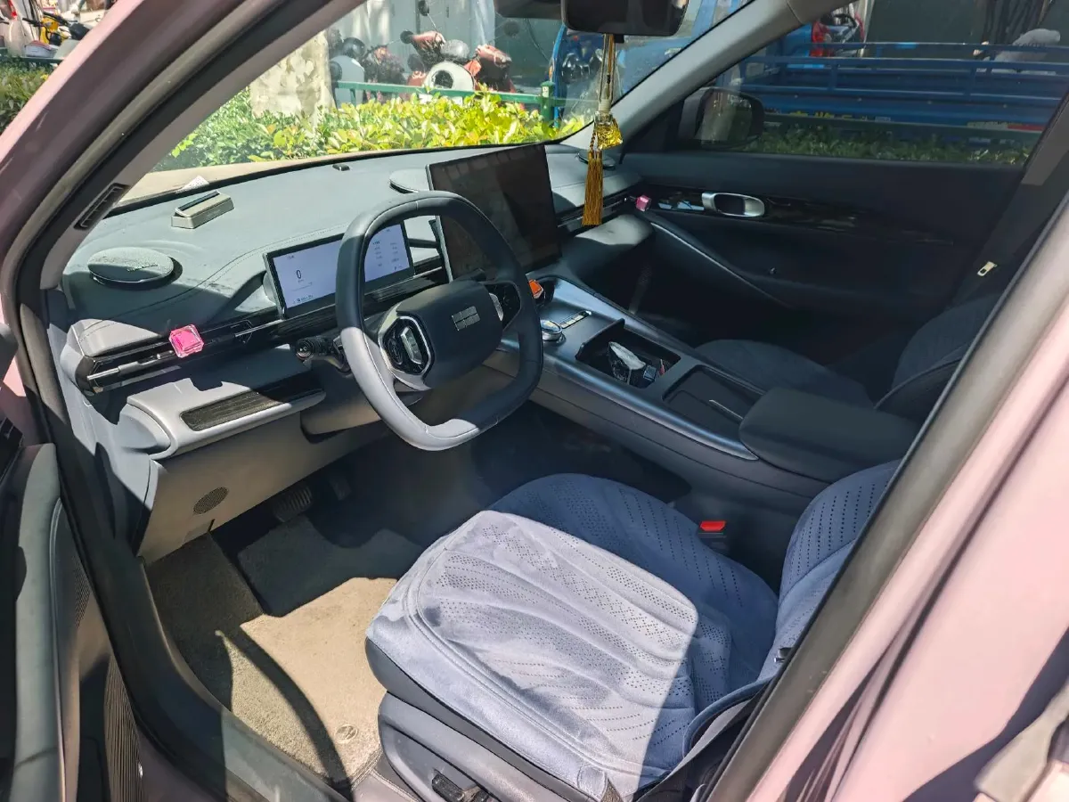 2024 Geely Emgrand L HiP 1.5T 181HP L4 3DHT PHEV 15.5KWH,autocango,china used car exporter,china ev exporter,chinese used car exporter,chinese used ev exporter