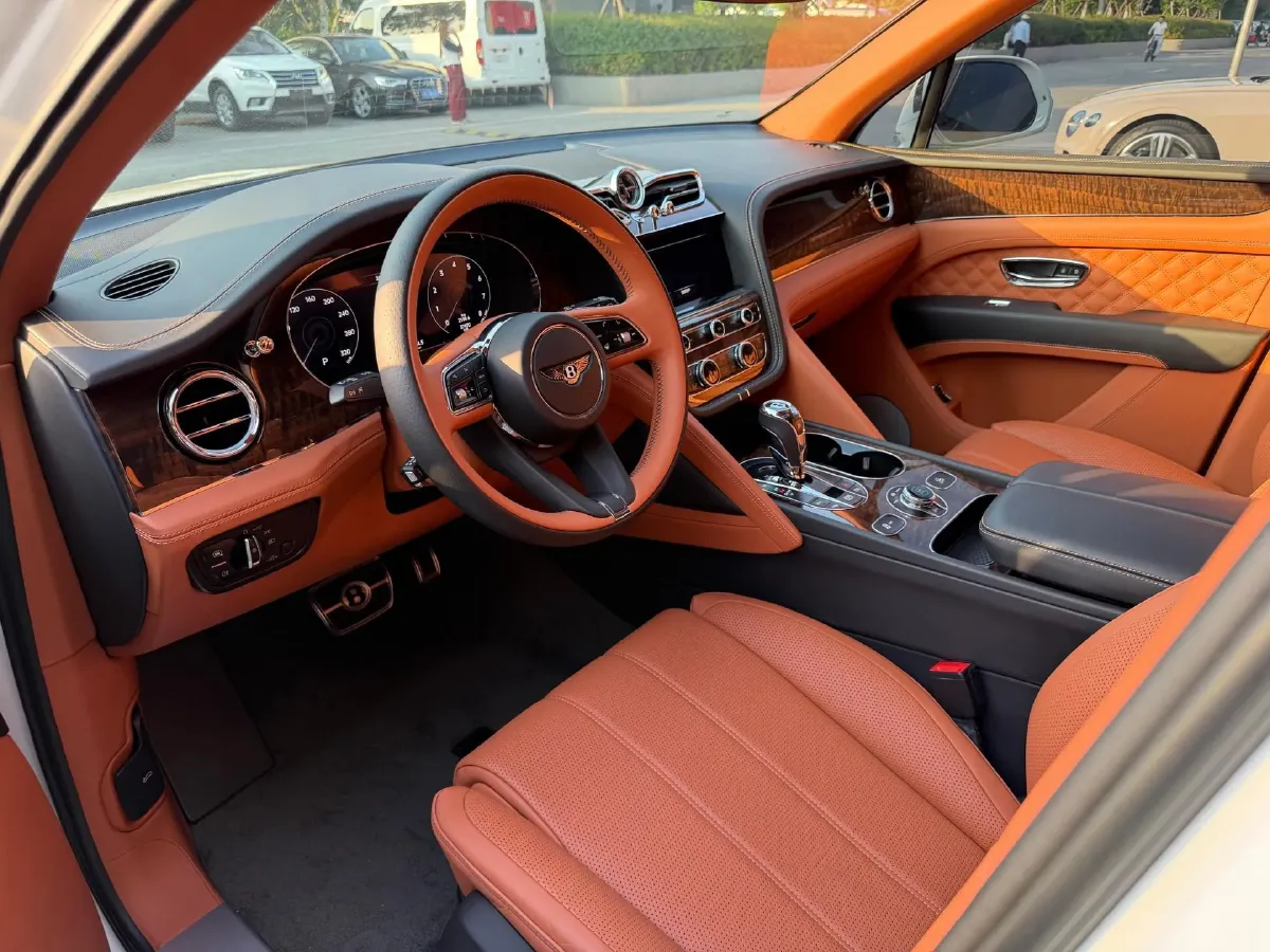 2022 Bentley Bentayga 4.0T 550HP V8 8AT,autocango,china used car exporter,china ev exporter,chinese used car exporter,chinese used ev exporter